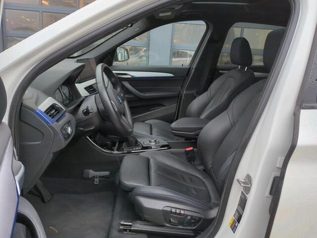 BMW X1 xDrive25e eDrive High Exe M-pakket Panodak Leer Elek. Stoelen trekhaak NL Auto