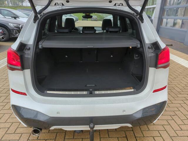 BMW X1 xDrive25e eDrive High Exe M-pakket Panodak Leer Elek. Stoelen trekhaak NL Auto