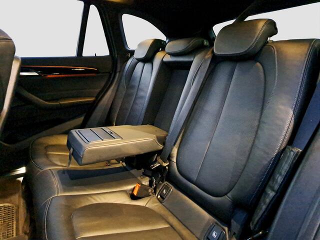 BMW X1 20i Orange Edition | Pano | Leder | Head-up