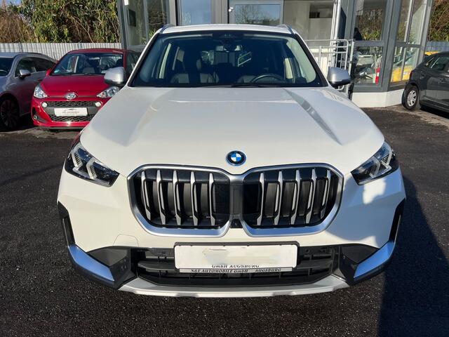 BMW X1 xDrive30e xLine ** LED, LEDER, HuD, HARMAN KORDON, TREKH, VERW. STUUR ** 1e EIG - 26.000km - UNFALLFREI ** ** INFORMEER OOK NAAR ONZE AANTREKKELIJKE FINANCIAL-LEASE TARIEVEN **
