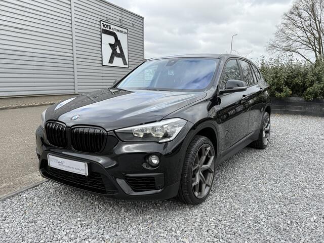 BMW X1 sDrive18i Exe Aut Nav|Cruis|PDC|LED Zwart