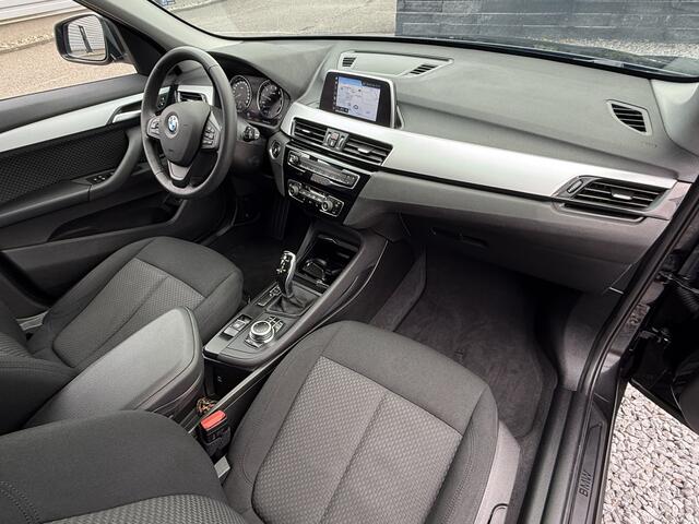 BMW X1 sDrive18i Exe Aut Nav|Cruis|PDC|LED Zwart