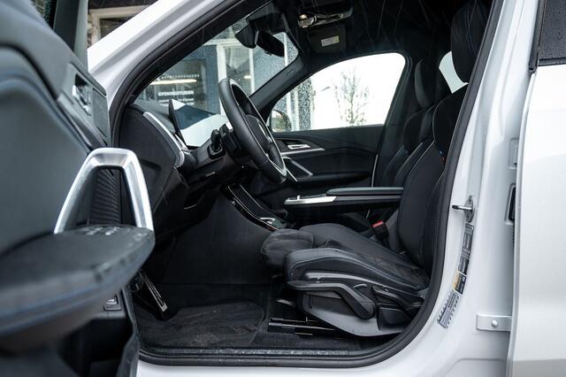 BMW X1 25e xDrive M Sport | Shadow | Driving Ass. Plus | Camera | Adapt. Led | Stoelverwarming | 18 Inch |