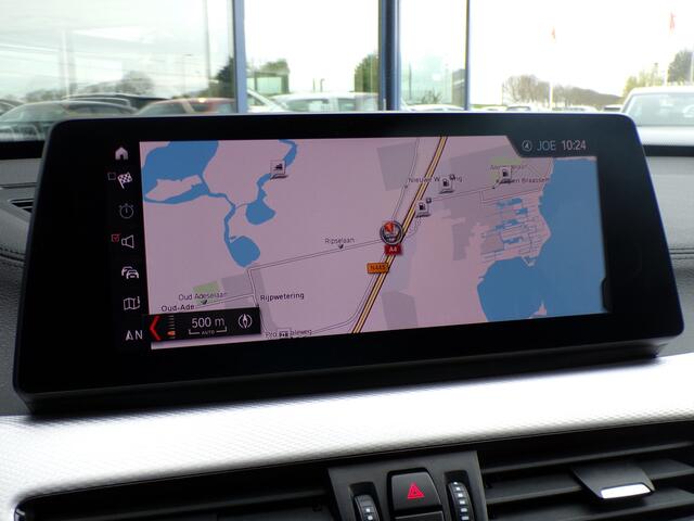 BMW X1 sDrive20i M-Sport, Apple Carplay / Trekhaak / Full LED / HiFi audio / Head up Display / Parkeersensoren