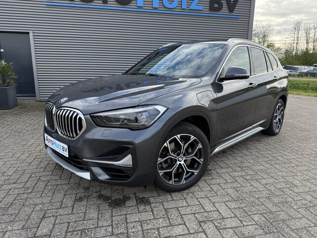 BMW X1 xDrive25e Executive xLine Trekhaak ACC Head-Up Display Elek. Stoelverstelling Navi Plus Carplay Achteruitrijcamera BMW Premium Selection garantie
