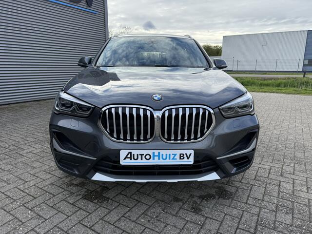 BMW X1 xDrive25e Executive xLine Trekhaak ACC Head-Up Display Elek. Stoelverstelling Navi Plus Carplay Achteruitrijcamera BMW Premium Selection garantie