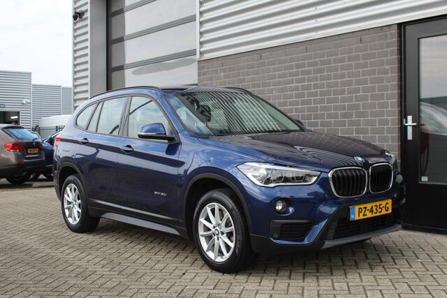 BMW X1 sDrive20i High Executive / Camera / HUD / Keyless / N.A.P.