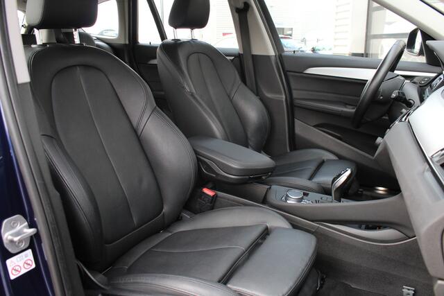 BMW X1 sDrive20i High Executive / Camera / HUD / Keyless / N.A.P.