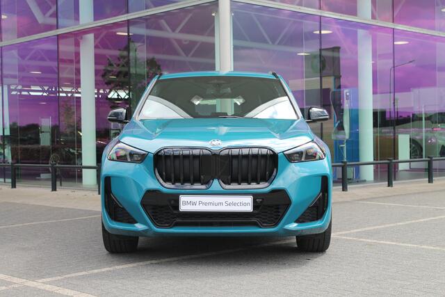 BMW X1 sDrive18i M Sport Automaat / Trekhaak / Sportstoelen / Adaptieve LED / M Adaptief onderstel / Comfort Access / Memory Seats / Stuurverwarming