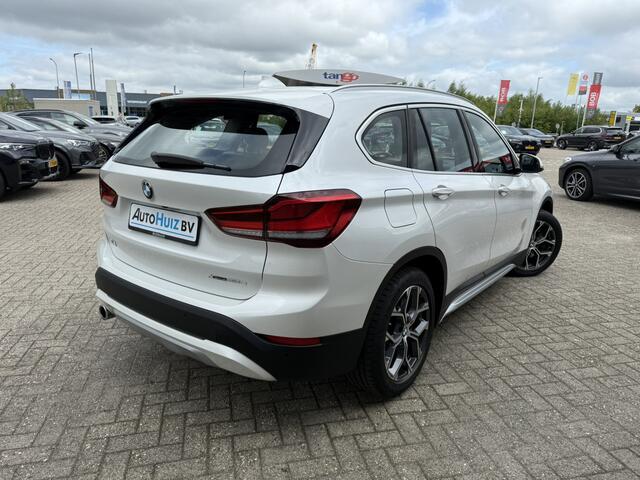 BMW X1 xDrive25e xLine Panoramadak Stuurverwarming Head-Up Display Achteruitrijcamera ACC