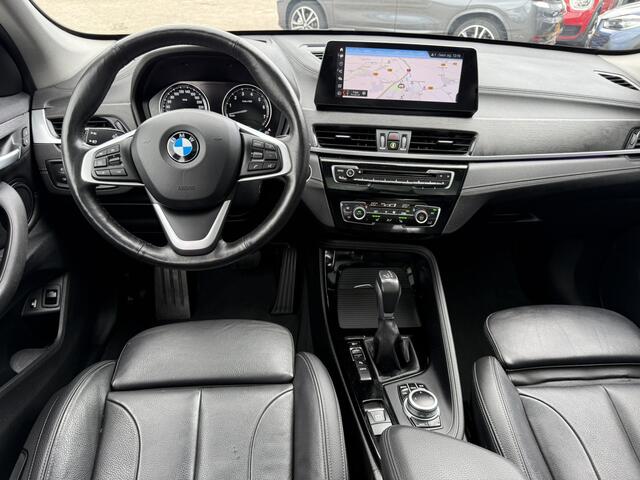 BMW X1 xDrive25e xLine Panoramadak Stuurverwarming Head-Up Display Achteruitrijcamera ACC