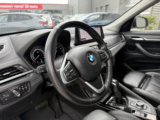 BMW X1 xDrive25e xLine Panoramadak Stuurverwarming Head-Up Display Achteruitrijcamera ACC