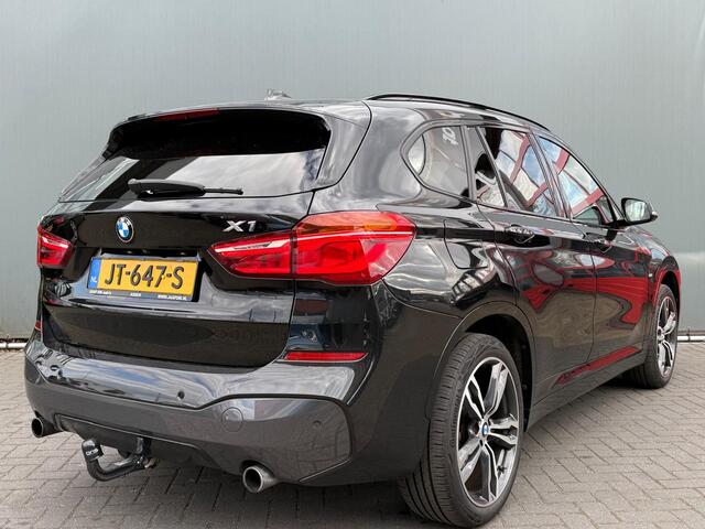 BMW X1 BWJ 2016 xDrive25i 232 PK M-High Executive AUTOMAAT TREKHAAK / STUUR & STOEL VERW. / LEDER / ELEKTR. MEMORY STOELEN / NAVI / CLIMA / CRUISE / LMV / PDC / BI-XENON / CAMERA