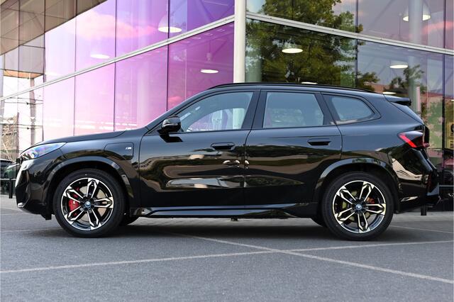 BMW X1 xDrive30e High Executive M Sport Automaat / Trekhaak / Sportstoelen / Adaptieve LED / M Adaptief onderstel / Parking Assistant Plus / Head-Up / Comfort Access