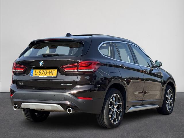 BMW X1 sDrive20i High Executive Edition | Pano | Navigatie | LED | Airco-Ecc | LM-Velgen |Stoelverwarming | Camera | ( Vestiging - Nieuwegein )