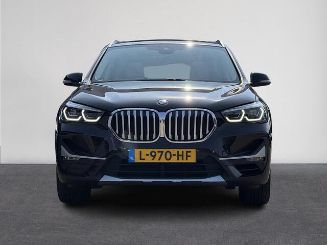 BMW X1 sDrive20i High Executive Edition | Pano | Navigatie | LED | Airco-Ecc | LM-Velgen |Stoelverwarming | Camera | ( Vestiging - Nieuwegein )
