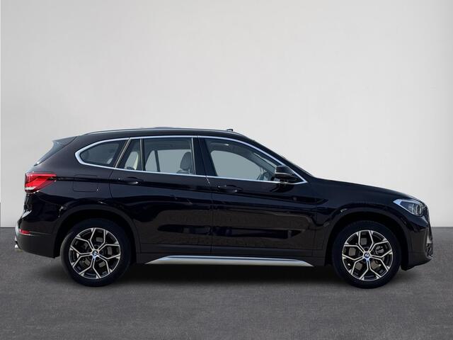 BMW X1 sDrive20i High Executive Edition | Pano | Navigatie | LED | Airco-Ecc | LM-Velgen |Stoelverwarming | Camera | ( Vestiging - Nieuwegein )