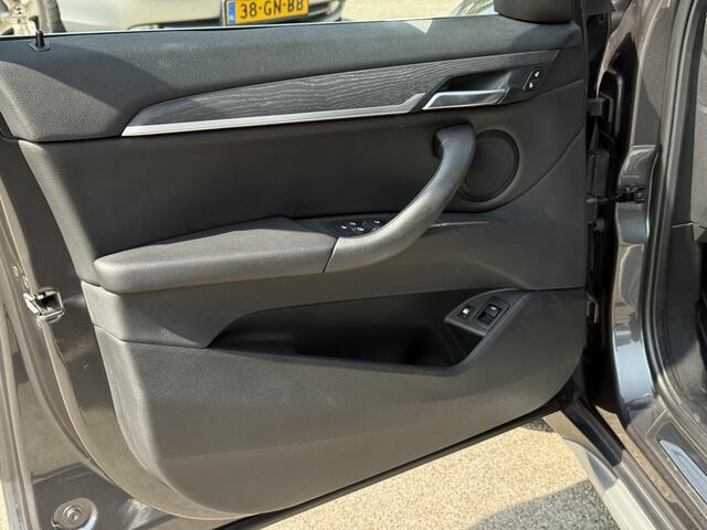 BMW X1 X1 xDrive25e plugin xLine | 220PK | Vleder | Pano | Camera