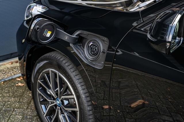 BMW X1 25e xDrive M Sport | Shadow | Driving Ass. Plus | Camera | Adapt. Led | Stoelverwarming | 18 Inch |