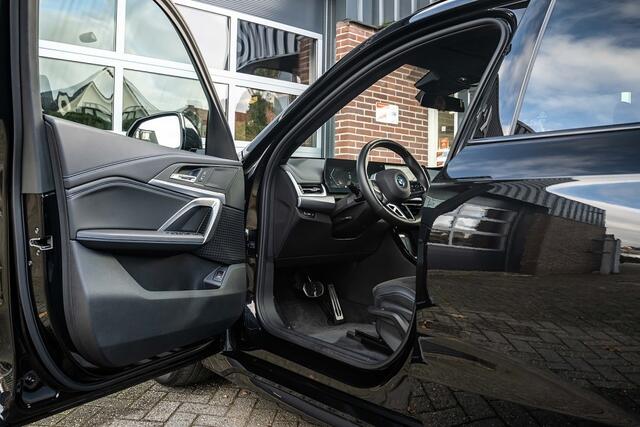 BMW X1 25e xDrive M Sport | Shadow | Driving Ass. Plus | Camera | Adapt. Led | Stoelverwarming | 18 Inch |