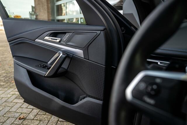 BMW X1 25e xDrive M Sport | Shadow | Driving Ass. Plus | Camera | Adapt. Led | Stoelverwarming | 18 Inch |