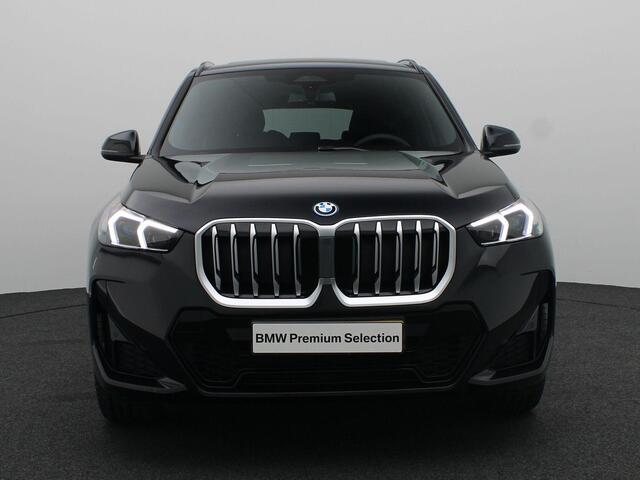 BMW X1 xDrive25e M Sportpakket | Premium Pack | Comfort Pack | Travel Pack | Achteruitrijcamera | Harman-Kardon |18"