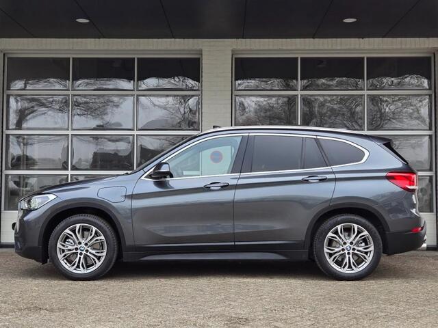 BMW X1 XDRIVE25E I PANORAMA I SPORTSTOELEN I KEYLESS I