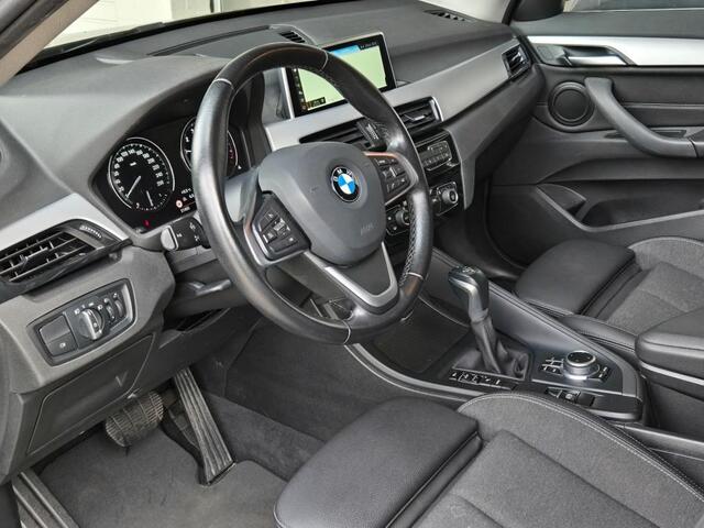 BMW X1 XDRIVE25E I PANORAMA I SPORTSTOELEN I KEYLESS I