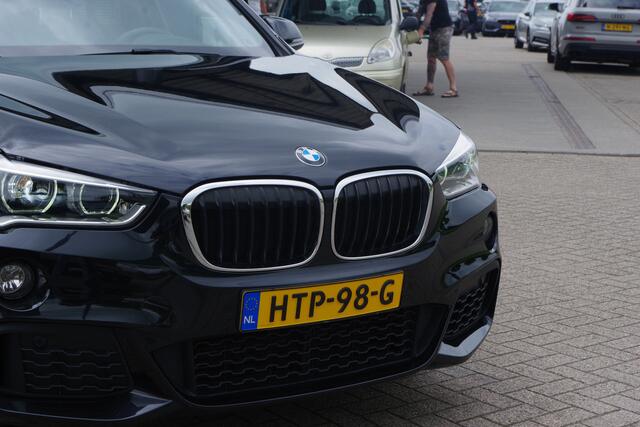 BMW X1 sDrive18i M-Sport High Executive 140 PK Automaat, Panoramadak, LED Koplampen , Leder bekleding.