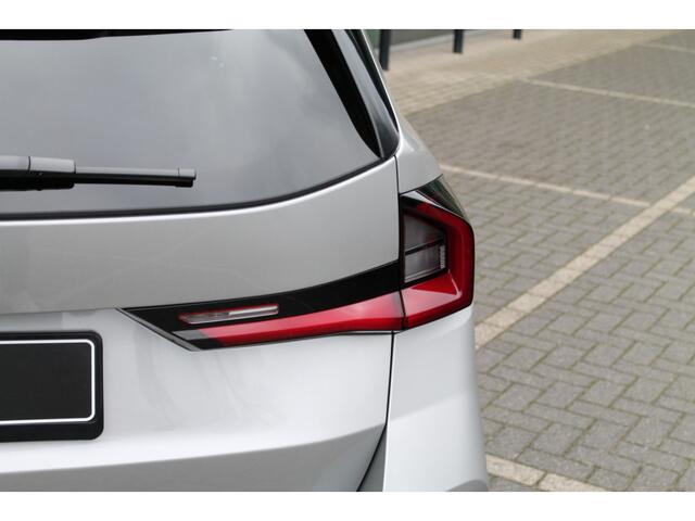 BMW X1 sDrive18i High Executive M Sport Automaat / Panoramadak / Trekhaak / Sportstoelen / Comfort Access / Stoelverwarming / Adaptieve LED / Parking Assistant Plus / Head-Up / Harman-Kardon