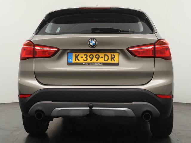 BMW X1 sDrive20i 192pk High Executive Automaat - Lederen bekleding - Navigatie - Trekhaak