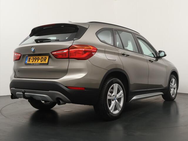 BMW X1 sDrive20i 192pk High Executive Automaat - Lederen bekleding - Navigatie - Trekhaak