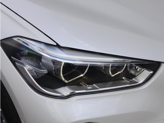 BMW X1 xDrive20i High Executive | Head Up | Panorama dak | Trekhaak |