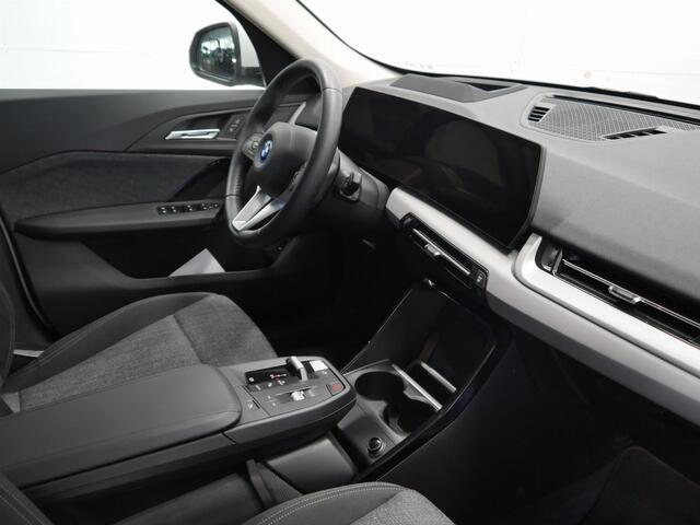 BMW X1 xDrive25e | Head up | Adapt Led | 360 cam | Driving ass. | Stoelverw.
