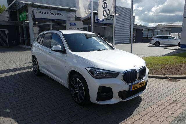 BMW X1 xDrive20d High Executive M Sport TREKHAAK AFNEEMBAAR (2.000KG), ADAPTIEVE CRUISE, CAMERA, STOELVERWARMING, ELEKTRISCHE ACHTERKLEP, PDC V&A, 60.323KM