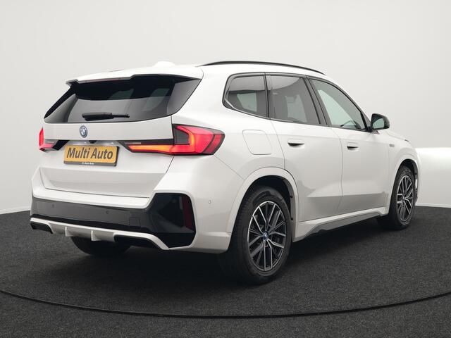 BMW X1 xDrive30e M Sport Plug In Hybrid 326pk Dealer O.H PHEV | Adaptive Cruise | 360 Camera | Head Up | Lederen Sportstoelen Massage & Memory | Harman Kardon | Widescreen Navi | Keyless | Sfeerverlichting |
