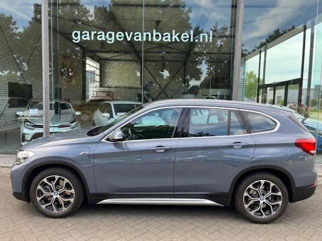 BMW X1 xDRIVE 25e X-LINE PDC NAVI GROOT SCHERM