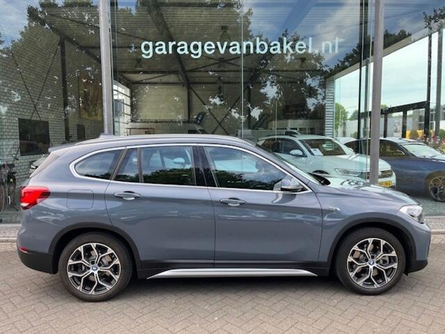 BMW X1 xDRIVE 25e X-LINE PDC NAVI GROOT SCHERM
