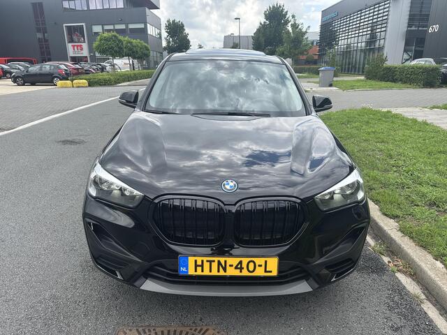 BMW X1 xDrive25e Exec. Pano, Navi, Trekhaak
