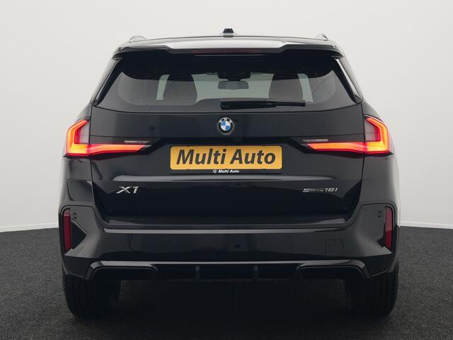 BMW X1 sDrive18i M-Sport Automaat 136pk Dealer O.H. | Trekhaak af Fabriek | Alcantara Sportstoelen Memory & Verwarmd | Camera | Cruise Control | Blis | Park Assist | Apple Carplay | Navigatie | Sfeerverlichting |