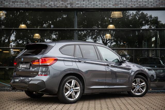BMW X1 xDrive25e High Executive M-Sport , Pano, HUD, Keyless, Adap. Cruise, Trekhaak,
