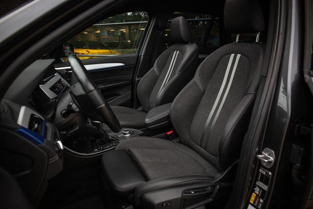 BMW X1 xDrive25e High Executive M-Sport , Pano, HUD, Keyless, Adap. Cruise, Trekhaak,