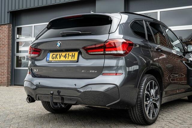 BMW X1 25e xDrive M Sport | Stoelverwarming | Trekhaak | Camera | Hifi-audio | Head-Up | Keyless | Stuurwielverwarming | 19' inch |