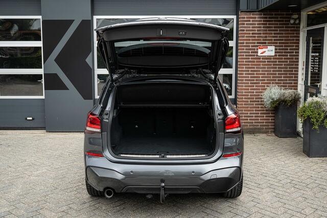 BMW X1 25e xDrive M Sport | Stoelverwarming | Trekhaak | Camera | Hifi-audio | Head-Up | Keyless | Stuurwielverwarming | 19' inch |