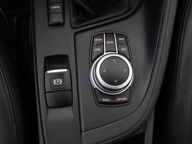 BMW X1 xDrive25e eDrive Edition | Leder | Head-Up | Stoelverwarming | Full LED | Navigatie | Climate control | Parkeerhulp | Cruise control | DAB