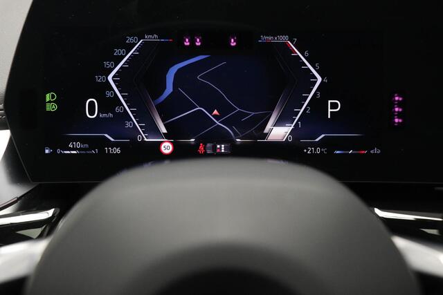 BMW X1 sDrive18i M-Sport | PREMIUM / INNOVATION / TRAVEL | PANORAMADAK | HEAD UP | 360 CAMERA | TREKHAAK | 20"