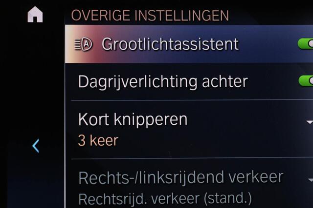 BMW X1 sDrive18i M-Sport | PREMIUM / INNOVATION / TRAVEL | PANORAMADAK | HEAD UP | 360 CAMERA | TREKHAAK | 20"