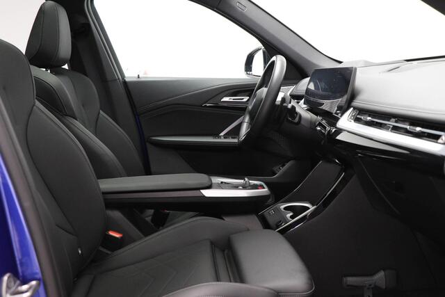 BMW X1 sDrive18i M-Sport | PREMIUM / INNOVATION / TRAVEL | PANORAMADAK | HEAD UP | 360 CAMERA | TREKHAAK | 20"