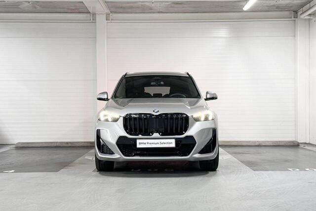 BMW X1 sDrive20i | M-Sport Pro | Travel Pack | Innovation Pack | Comfort Pack | Driving Assistant Plus | Harman/Kardon | Panoramadak | Comfort Access | Trekhaak
