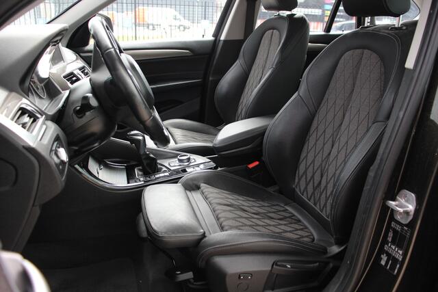 BMW X1 sDrive20i Corporate Lease Executive | LED | Half leder | PDC |